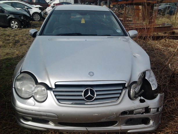 Used Car Parts Mercedes-Benz C-CLASS 2003 1.8 Automatic Hatchback 2/3 d. white 2013-5-09